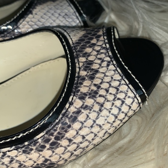 Franco Sarto Peep Toe Slingback Shoes Black and Grey Snakeskin Woman’s Size 7.5M - Picture 9 of 16